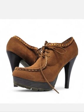 Anne Michelle Revenge Mocassin Lace Up Platform Heels Size 8